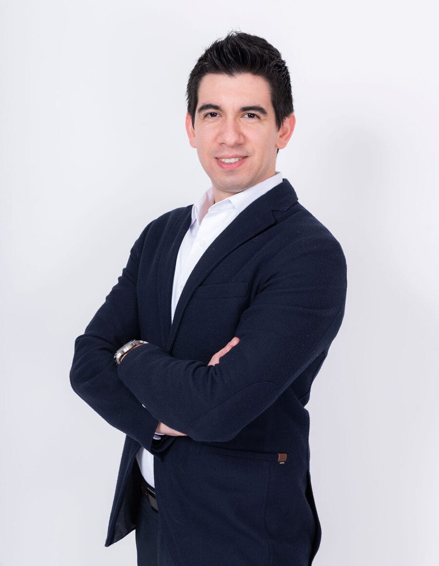 Fotografía ejecutiva masculina en estudio