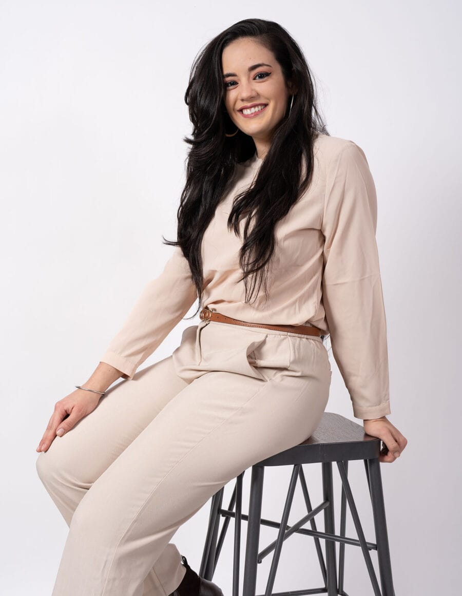 Imagen profesional en estudio para uso corporativo