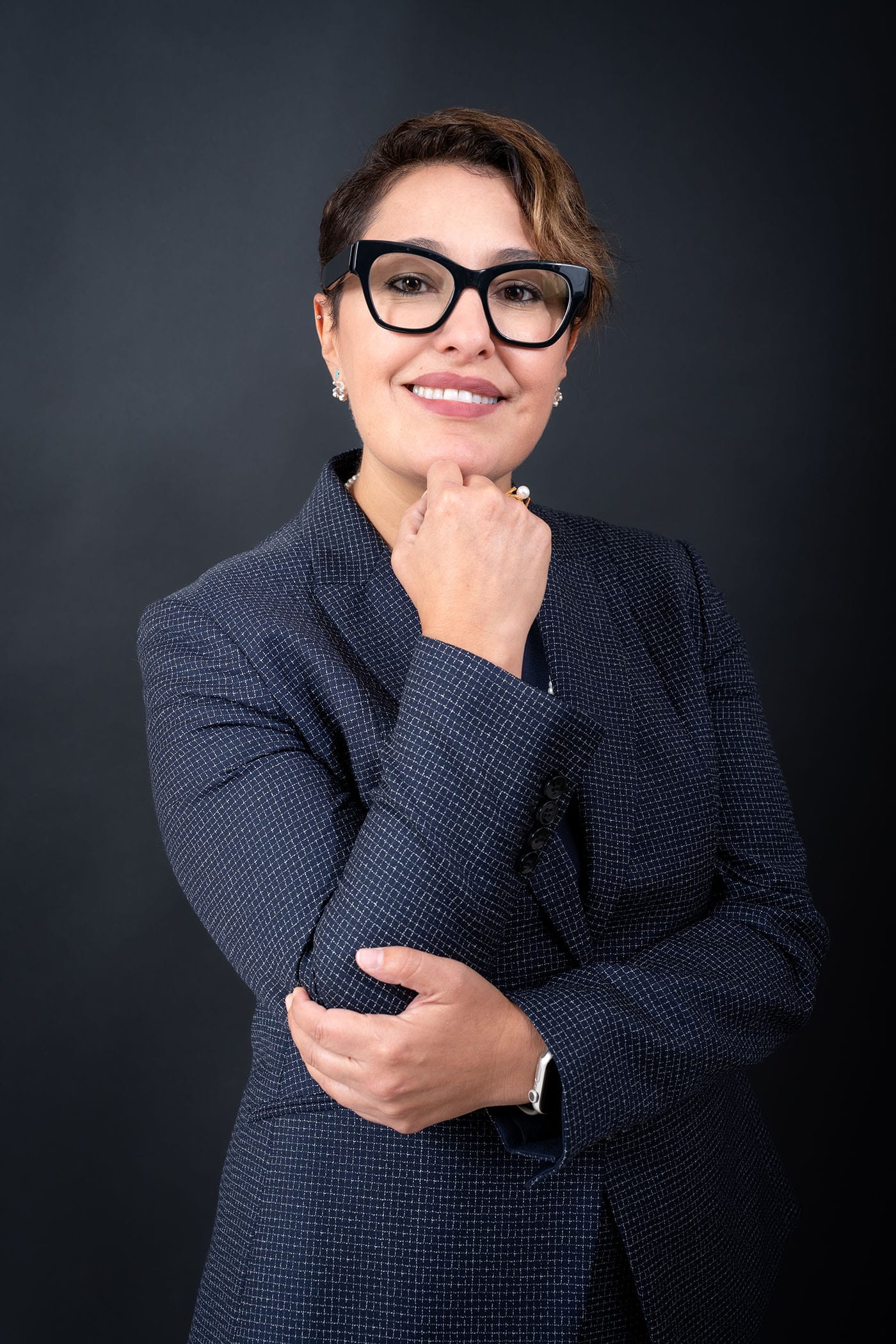 Fotografía profesional con fondo oscuro