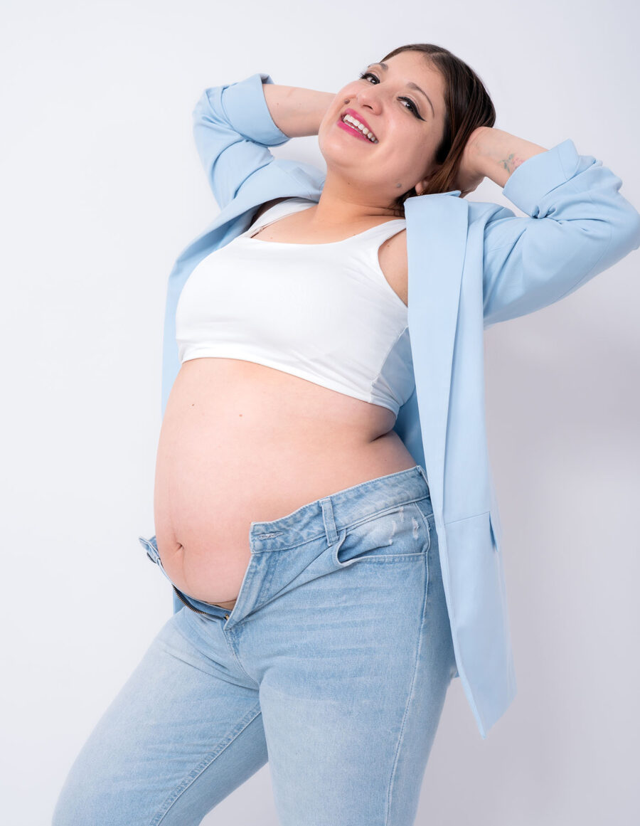 sesión de fotos de embarazo en estudio en Ciudad de México