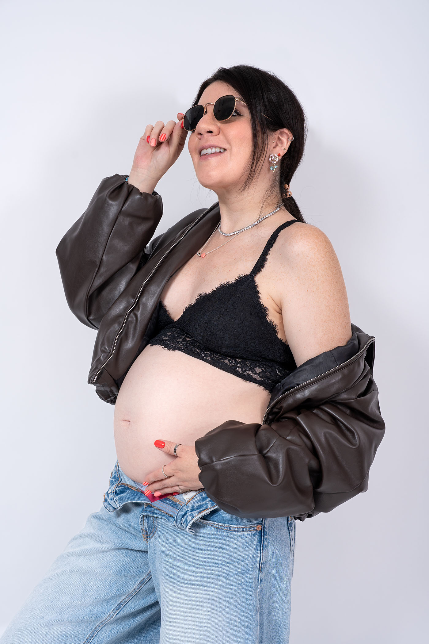 sesión de embarazo con cambios de ropa sesión de embarazo con cambios de ropa