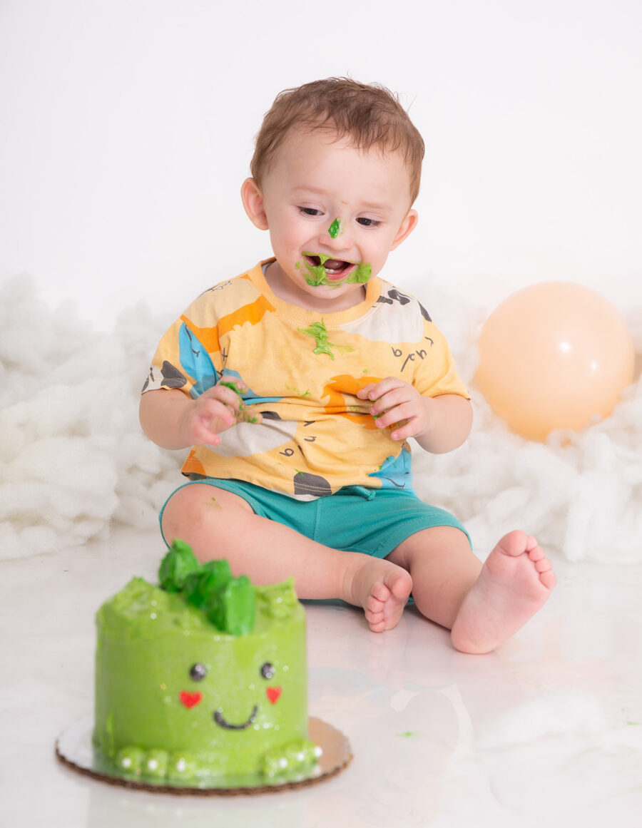 Sesión de bebé con pastel