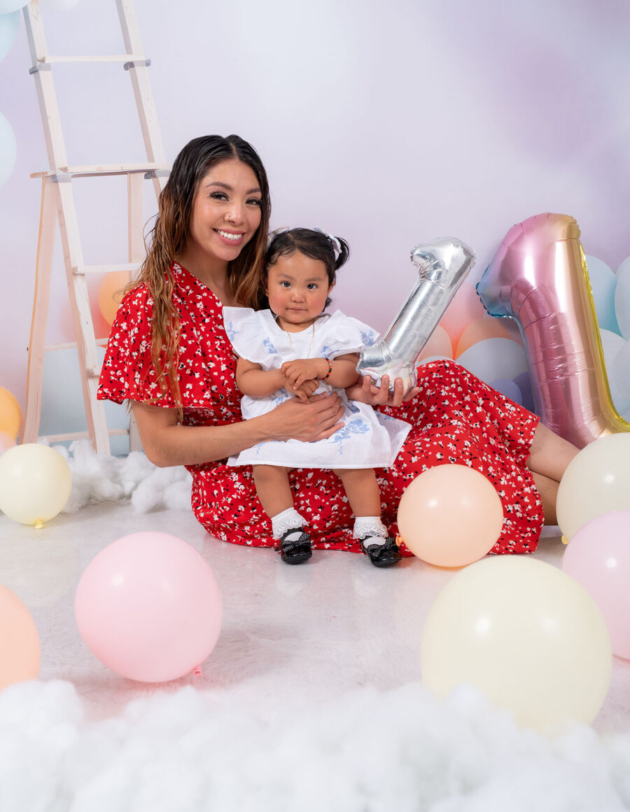 Sesión de fotos infantiles con mamá